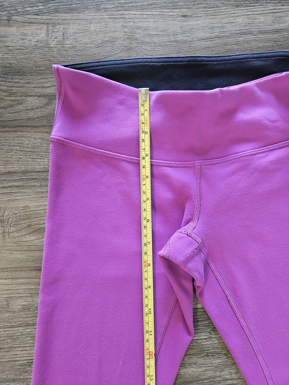 Lululemon Plum Pink & Black Reversible Capri Leggings - Picture 4 of 10